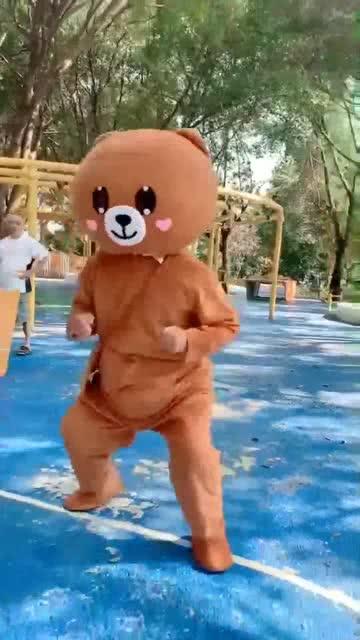 吃瓜小熊唱歌视频播放,视频播放引网友热议